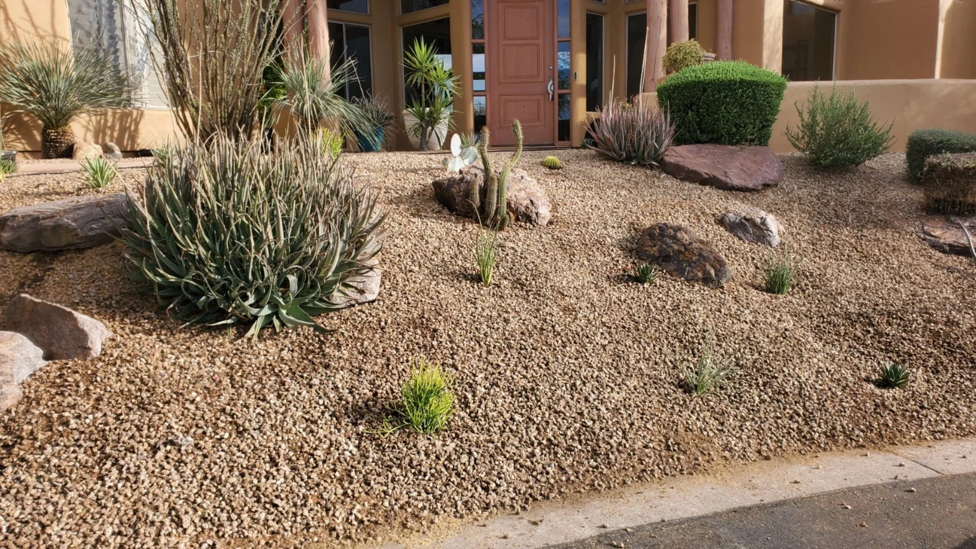 Make Sure Your Landscape's Rock Ground Cover Is the Proper Thickness!